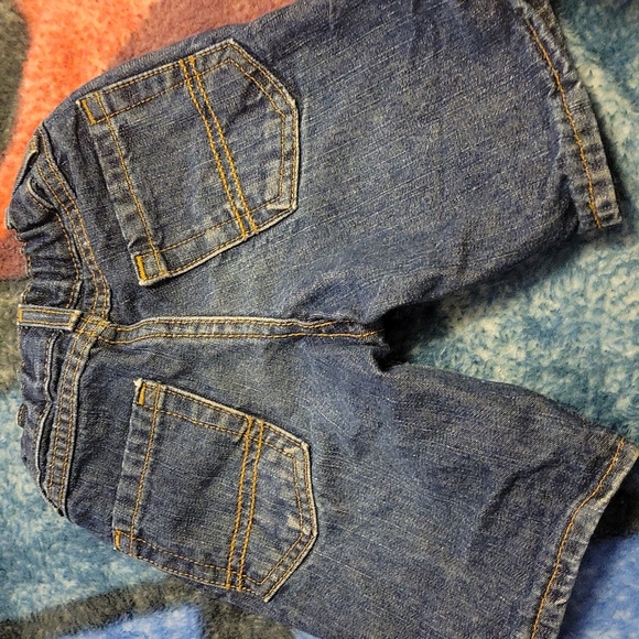 Shorts - Picture 2 of 6